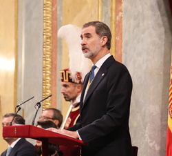 Su Majestad el Rey durante su intervención en la apertura de la XIV Legislatura
